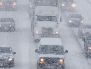 Traffic travelling in winter